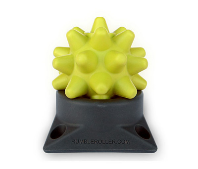 Массажный мяч с подставкой Rumbleroller Original Beastie Ball жесткий