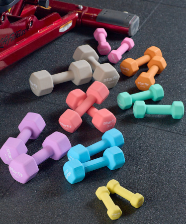 Гантель неопреновая неразборная Starfit DB-201 4 кг