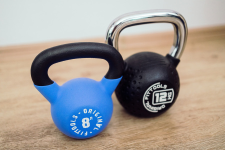 Гиря обрезиненная Original FitTools с хромированной ручкой 12 кг