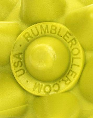 Массажер с рукоятками RumbleRoller Beastie Bar