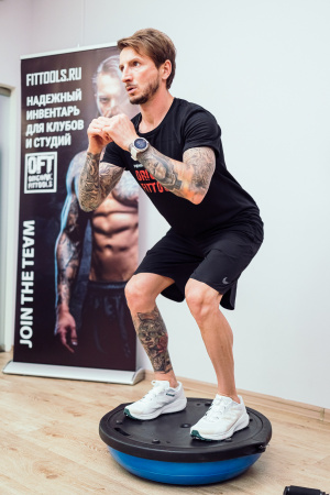 Полусфера гимнастическая надувная Original FitTools R2 с эспандерами и насосом
