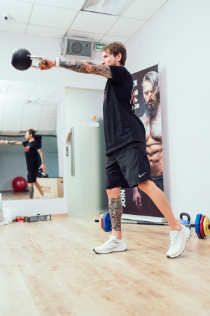 Гиря обрезиненная Original FitTools с хромированной ручкой 10 кг